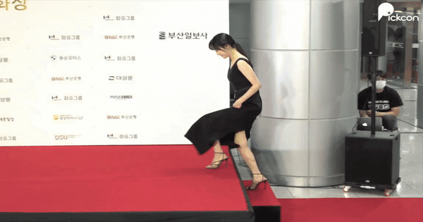 Showbiz có duy nhất 1 mỹ nhân đóng liên tiếp 5 phim nổi tiếng toàn cầu, chỉ nặng 37kg vẫn khiến khối người mê mẩn