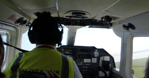 Chuyến bay chưa đến 1 phút đã hạ cánh