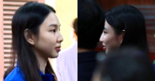 Thuỳ Tiên cởi bỏ khẩu trang, nở nụ cười hiếm ho...