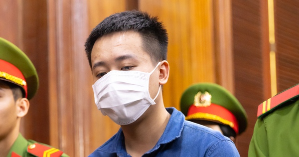 CLIP: Quang Linh Vlogs xin lỗi người đã yêu thương, nhắc đến bố mẹ trong lời nói sau cùng