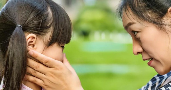 Cô bé lớp 3 viết văn tả nỗi cô đơn được 10 điểm, cả bài không một tính từ nhưng ai đọc cũng phải khóc