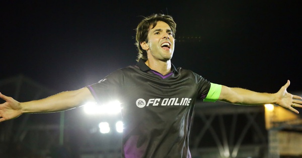 Kaka, Figo sang Việt Nam đá bóng