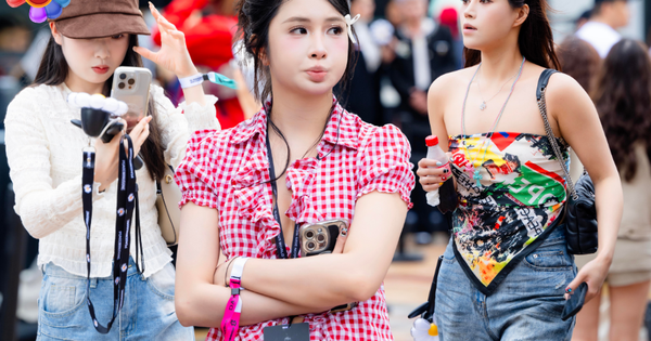 Ú òa: Ở đây chả có gì ngoài gái xinh...