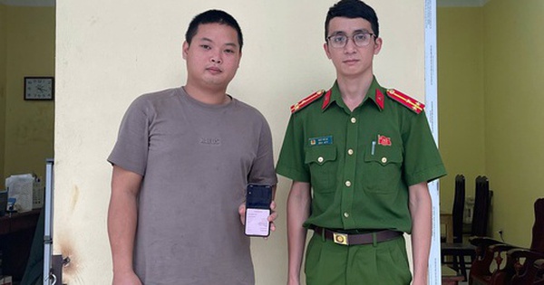 Một thanh niên sinh năm 2001 đã phải báo công an sau khi thực hiện chuyển khoản ngân hàng