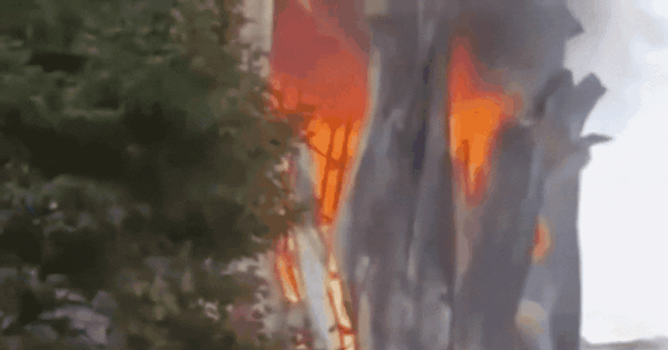 Cháy lớn ở kho nước hoa, hiện trường ám ảnh