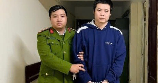 Bắt nhân viên ngân hàng Nguyễn Hoàng Giang