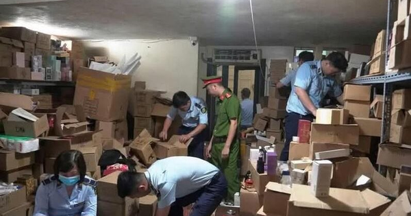 Phát hiện kho chứa nước giặt giả tại phường Láng, Hà Nội, toàn bộ hàng hóa vi phạm phải tiêu hủy