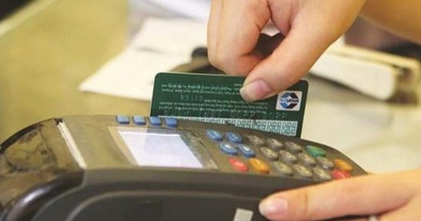 Một ngân hàng thông báo: Sẽ thu phí 200.000 - 300.000 đồng khi chấm dứt sử dụng thẻ tín dụng trước hạn