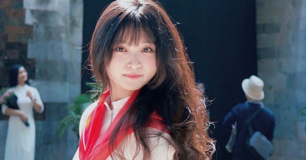 Học bổng gần 10 tỷ đồng và bài học từ những thước phim không có bà