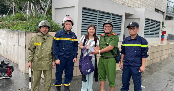 Nữ du khách Hồng Kông (Trung Quốc) xúc động khi được Công an Đà Nẵng giúp đỡ