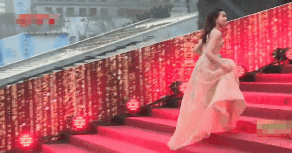 "Bạch nguyệt quang" showbiz không trả nổi học phí 3,7 tỷ đồng hằng năm cho con trai