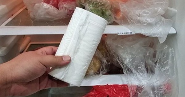 Người thông minh đặt 1 cuộn giấy vệ sinh vào tủ lạnh