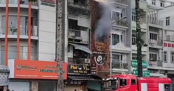 Cháy quán ăn ở TP.HCM lúc hơn 4h sáng, 4 người tử vong