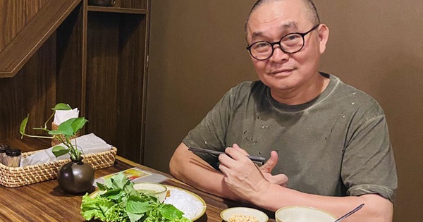 Nghệ sĩ Xuân Hinh: 