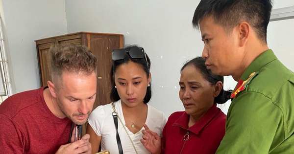 Cặp chị em song sinh người Pháp gốc Việt tìm thấy mẹ đẻ ở Vũng Tàu sau 27 năm lưu lạc: Tiết lộ lý do từ 1 tháng tuổi đã phải "xa nhà"