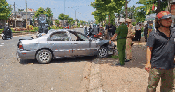 Xe 5 chỗ gặp nạn, 2 người văng ra ngoài: Tài xế có nồng độ cồn ở mức rất cao