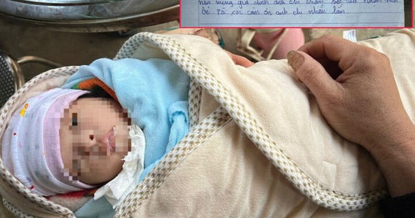 Bé gái sơ sinh bị bỏ lại trước cổng nhà dân kèm mảnh giấy viết tay