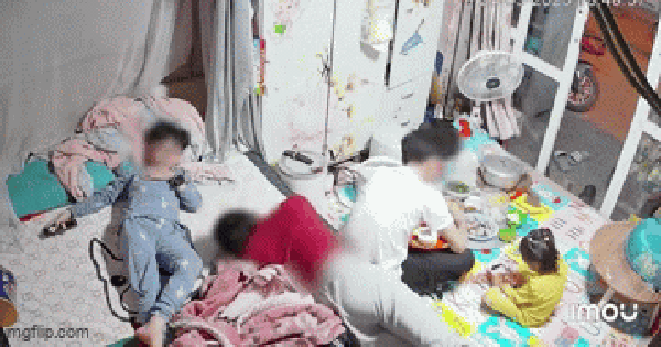 Phóng to clip người vợ quằn quại trong phòng trọ chật hẹp, thái độ vô cảm của chồng con gây đau lòng