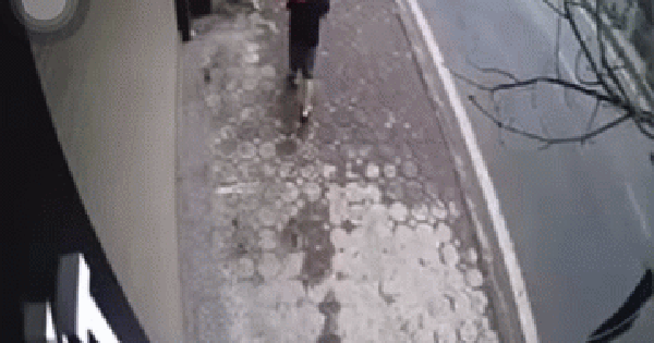 Trích xuất camera vụ nữ sinh va chạm xe khách, tử vong tại chỗ