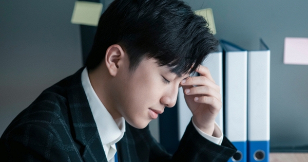 Về thăm mẹ vợ bệnh, thấy bà nằm đệm cũ rách nát, tôi dọn bỏ rác thì bà hét lên rồi ngất xỉu tại chỗ