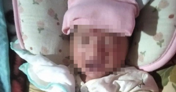 Bé gái sơ sinh bị bỏ rơi ở ngã ba đồi thông, có tờ giấy ghi ‘đừng tìm mẹ bé’
