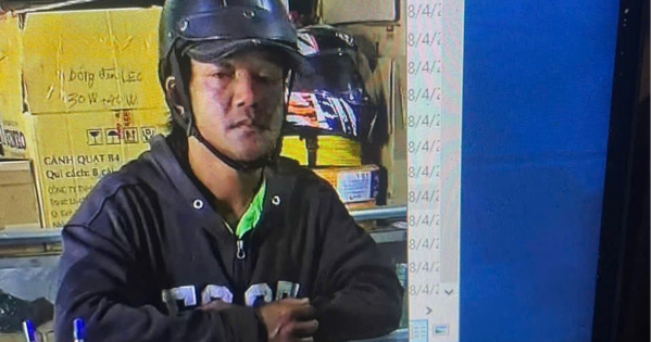 Chặn phụ nữ giữa đường để cướp vàng