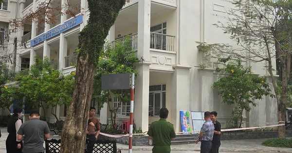 Vụ sập lan can trường học, 3 nữ sinh bị thương: Công an vào cuộc