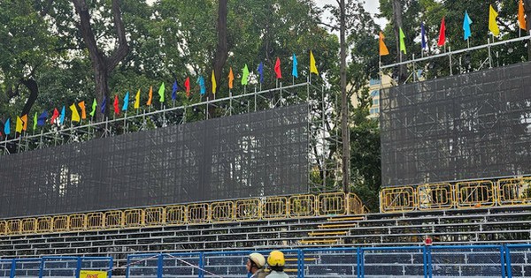 Thêm hơn 1.000 chỗ phục vụ người dân xem diễu binh, diễu hành ở TPHCM