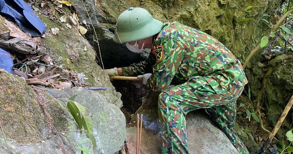 Phát hiện 2 hài cốt liệt sĩ kèm kẹp tóc, ví nữ