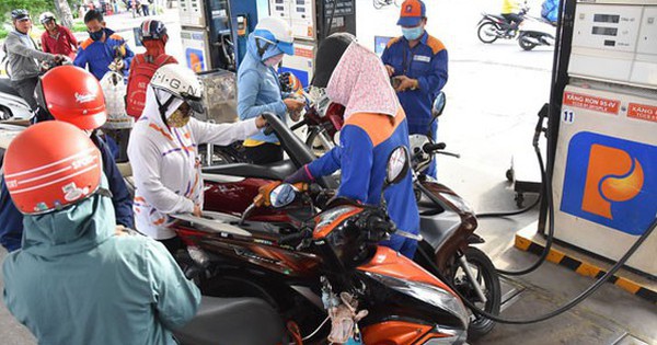Giá xăng liên tiếp giảm, về dưới mốc 19.000 đồng/lít