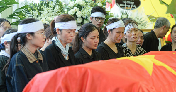 Người thân, đồng đội xót xa tiễn đưa Thiếu tá, liệt sĩ Nguyễn Đăng Khải