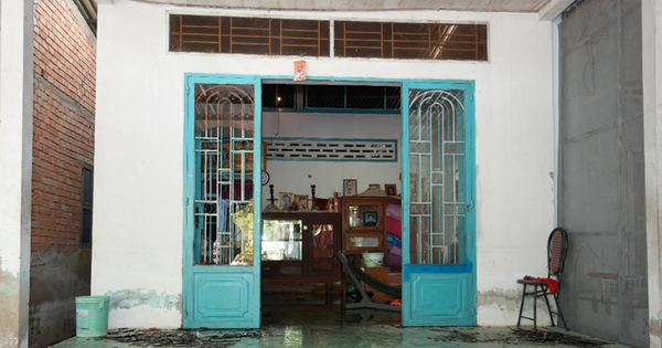 Đối tượng ngáo đá đập phá tài sản, cầm hung khí cố thủ