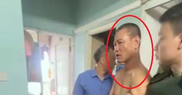 Hà Nội: Đối tượng dùng dao đâm người khác rồi cố thủ trong chung cư