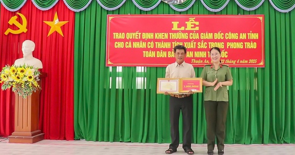 Phát hiện điểm bất thường, tài xế xe ôm chở thẳng đối tượng sát hại 2 người đến trụ sở công an