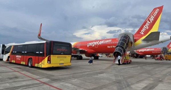 Vietjet xin lỗi, đền bù khách bị chậm hủy chuyến bay