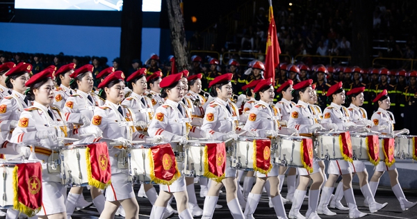 Chi tiết 4 tuyến đường diễu binh, diễu hành ngày 30/4 tại TP.HCM: Gồm những khối nào, tập kết ở đâu?