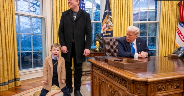 Tỷ phú Elon Musk tự chăm sóc con trai 4 tuổi: Ủng hộ việc trẻ nên tiếp xúc sớm với công nghệ, không tin cách nuôi dạy truyền thống