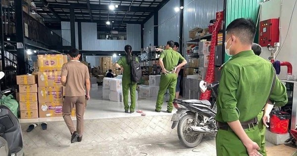Xôn xao hình ảnh công an xuất hiện ở kho hàng của vợ chồng Tiktoker nổi tiếng, thực hư thế nào?