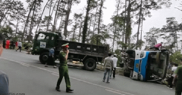 Hiện trường vụ lật xe khách ở Tam Đảo: Ít nhất 1 người tử vong, nhiều người hoảng loạn