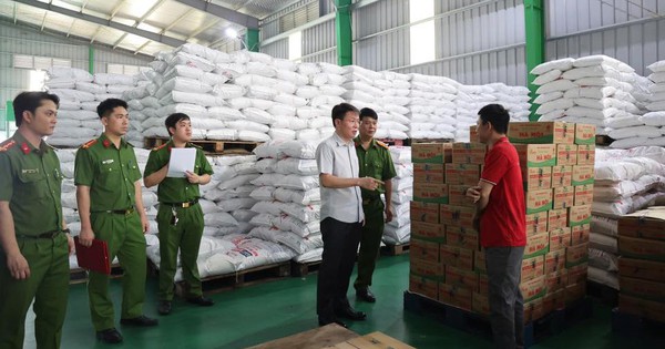 Phát hiện hàng trăm tấn bột canh, mì chính, dầu ăn và phụ gia giả tại Phú Thọ