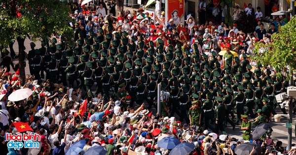 Đi trong vòng tay nhân dân: Những khoảnh khắc xúc động nhất trong buổi tổng duyệt sáng 27/4