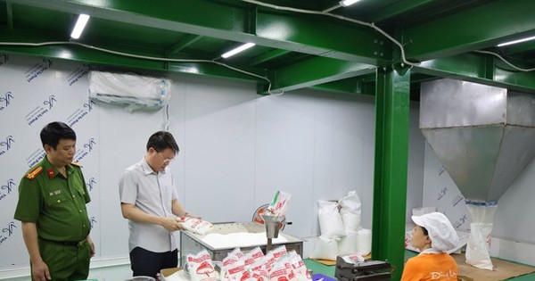 Cơ sở sản xuất dầu ăn, mì chính, hạt nêm giả tuồn hàng vào bếp ăn khu công nghiệp