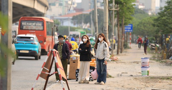 Ùn ùn về quê nghỉ lễ giỗ Tổ: Cô gái 22 tuổi xin sếp nghỉ nguyên buổi chiều để thoát cảnh chen chúc, tắc đường