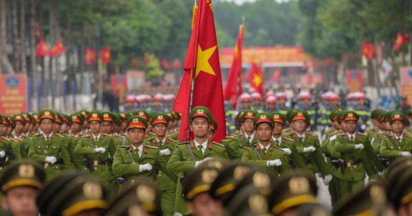 Infographic: Chi tiết các tuyến đường TP.HCM đoàn diễu binh, diễu hành 30/4 đi qua