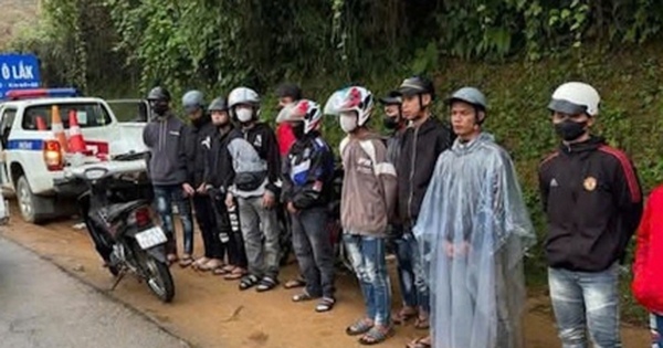 Đi "săn mây" gây rối trật tự, nhóm thanh niên bị phạt hơn 100 triệu đồng