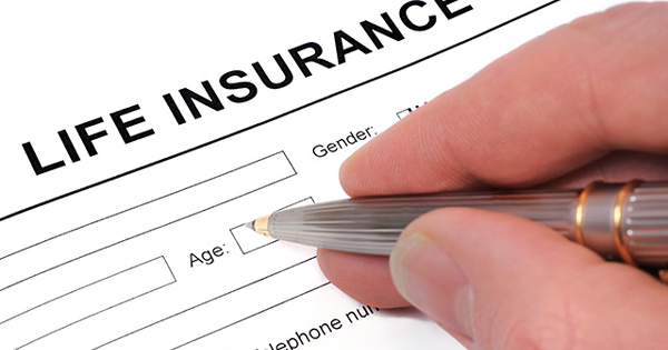 Người tham gia bảo hiểm nhân thọ chú ý: Hợp đồng có thể bị hủy bỏ nếu khai báo sai một thông tin đơn giản sau