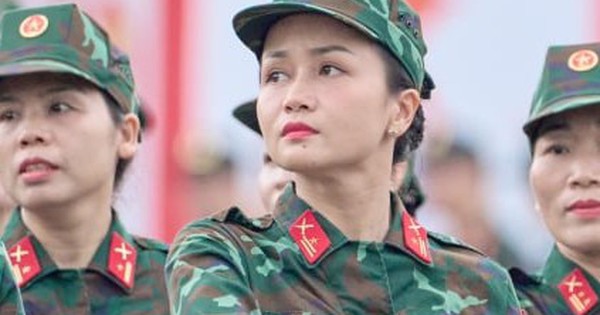 Những “bông hồng thép” tại lễ diễu hành ở Hải Phòng: Ngất xong tỉnh lại tập tiếp