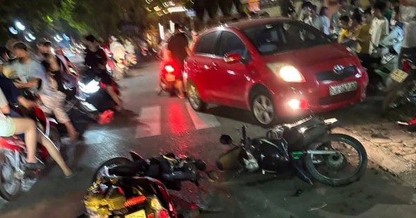 Hà Nội: Nghi vấn tài xế ô tô say xỉn tông hoàng loạt xe máy, xe và người nằm la liệt