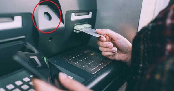 Rút tiền tại cây ATM phải chú ý 3 điểm này, kẻo mất tiền oan