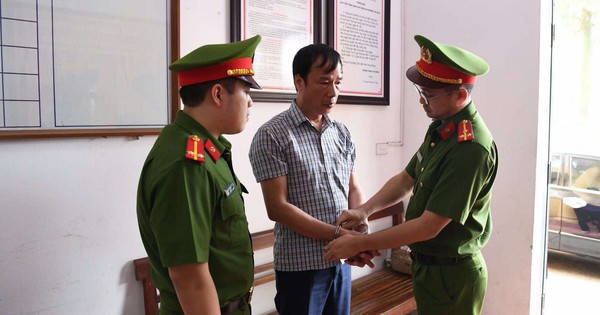 Một chủ tịch UBND xã bị giữ người, khám xét khẩn cấp
